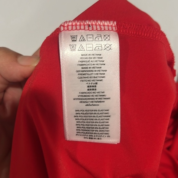 MICHAEL KORS red one-shoulder blouse with logo buckle SZ L NWT - Picture 8 of 9